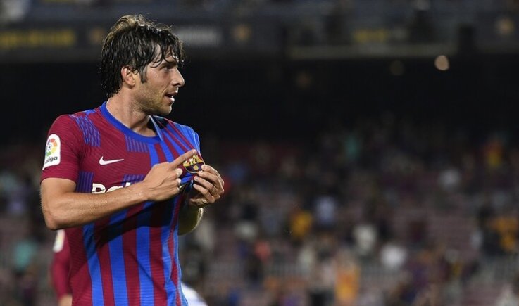 نادي برشلونة الإسباني يجدد عقد روبيرتو رسمياً حتى صيف 2023